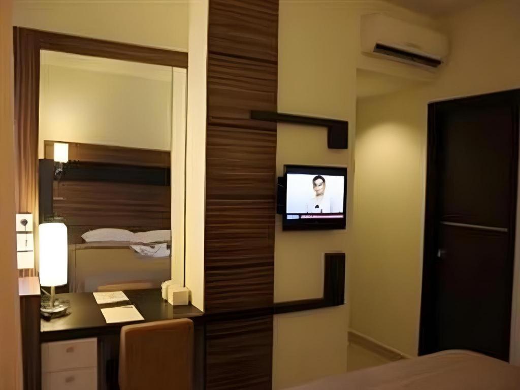 Travello Hotel Manado Eksteriør billede