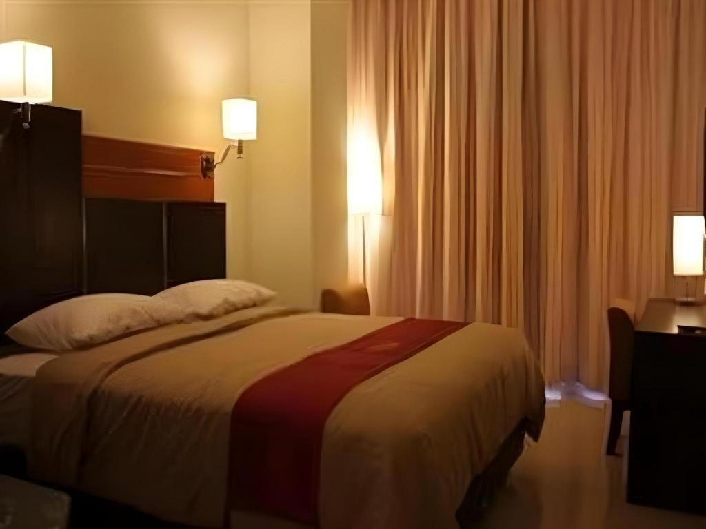 Travello Hotel Manado Eksteriør billede