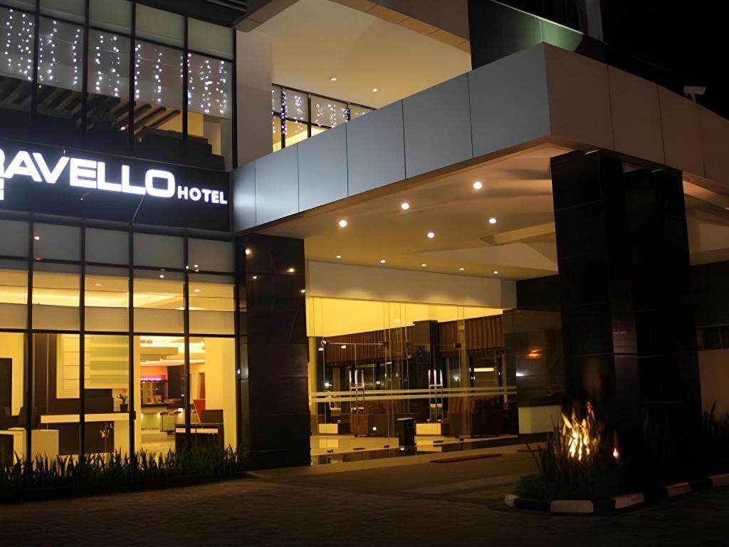 Travello Hotel Manado Eksteriør billede
