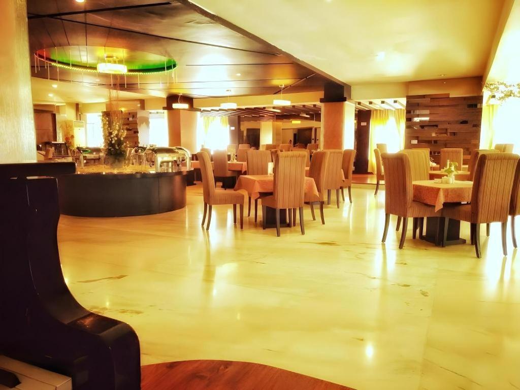 Travello Hotel Manado Eksteriør billede
