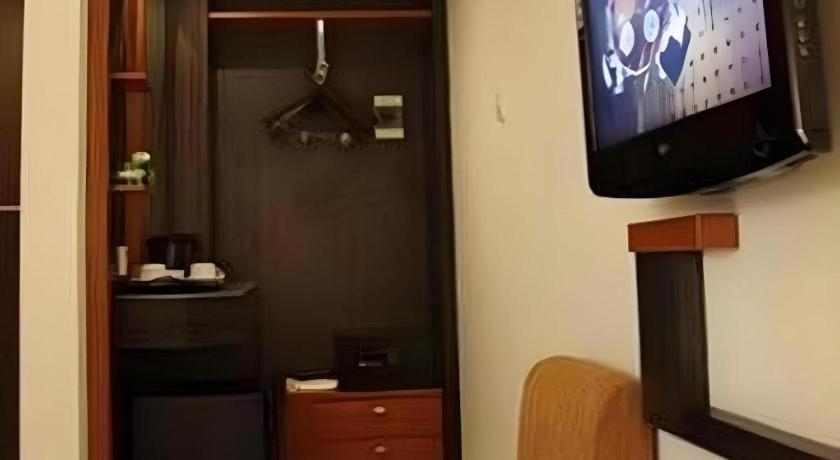 Travello Hotel Manado Eksteriør billede