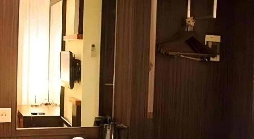 Travello Hotel Manado Eksteriør billede