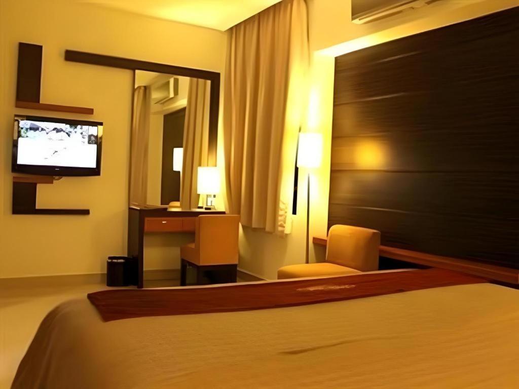 Travello Hotel Manado Eksteriør billede