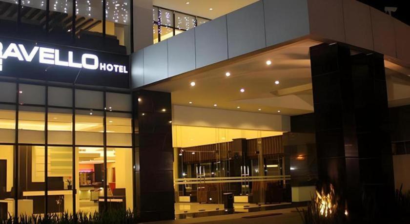 Travello Hotel Manado Eksteriør billede