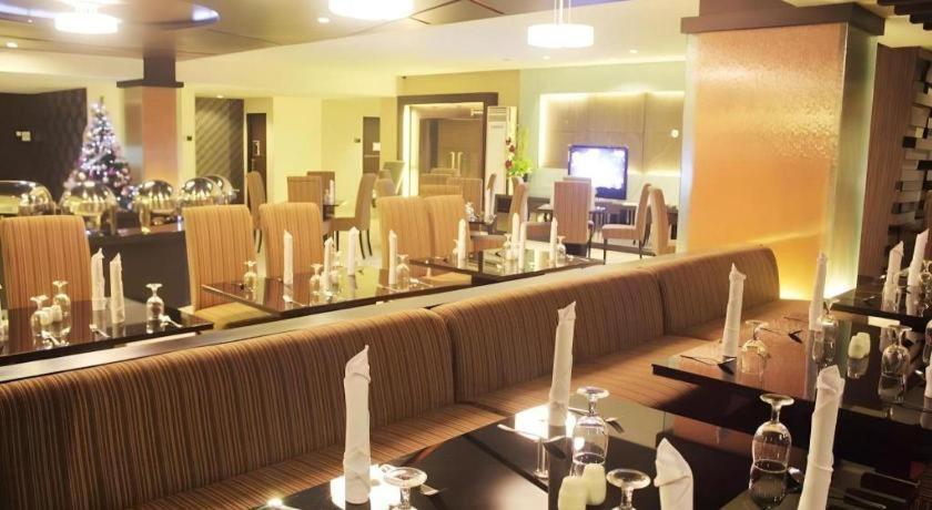 Travello Hotel Manado Eksteriør billede