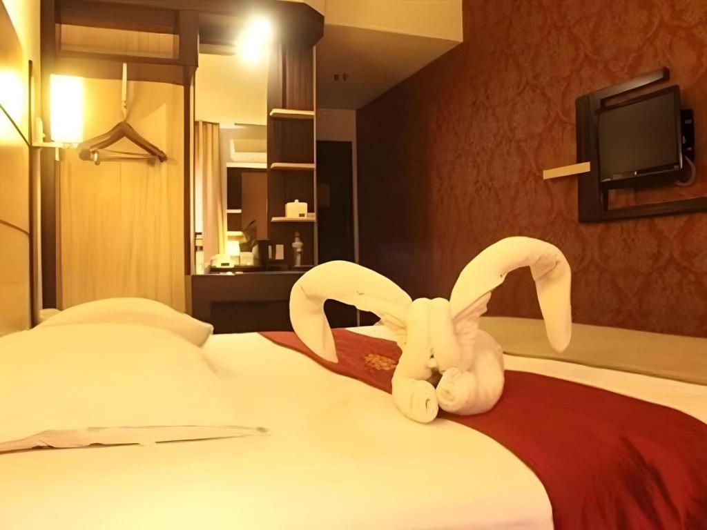 Travello Hotel Manado Eksteriør billede