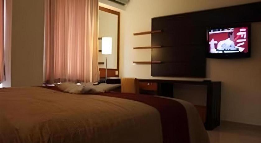 Travello Hotel Manado Eksteriør billede