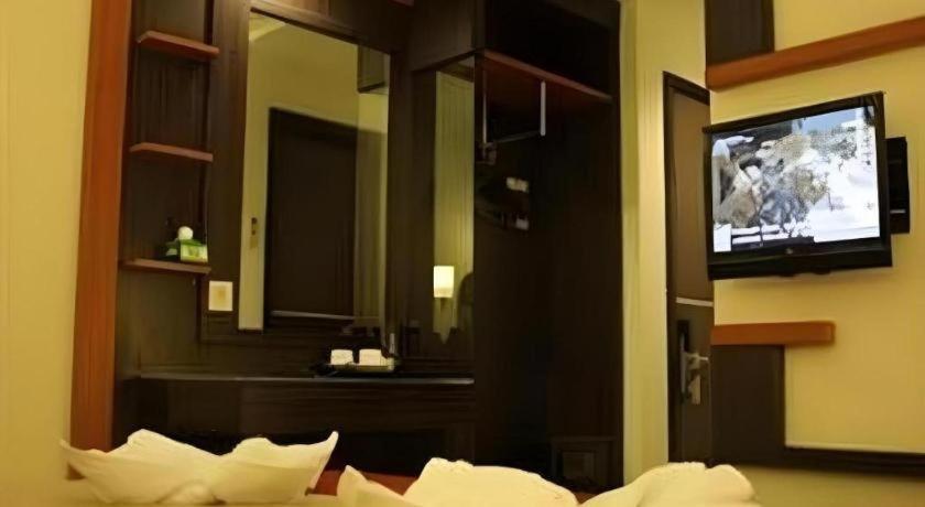Travello Hotel Manado Eksteriør billede