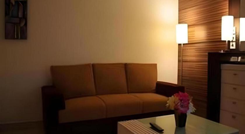 Travello Hotel Manado Eksteriør billede