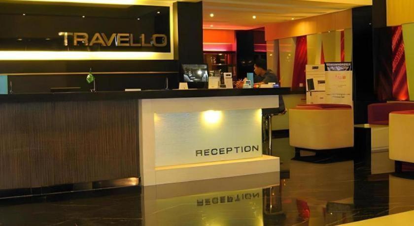Travello Hotel Manado Eksteriør billede