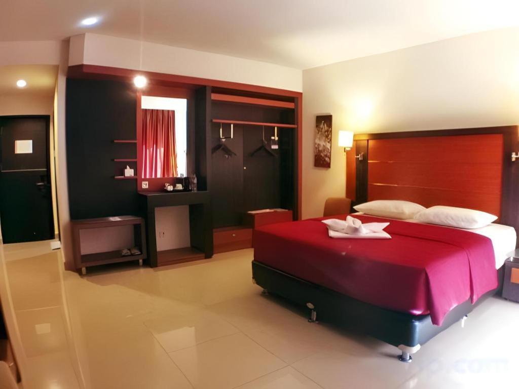 Travello Hotel Manado Eksteriør billede