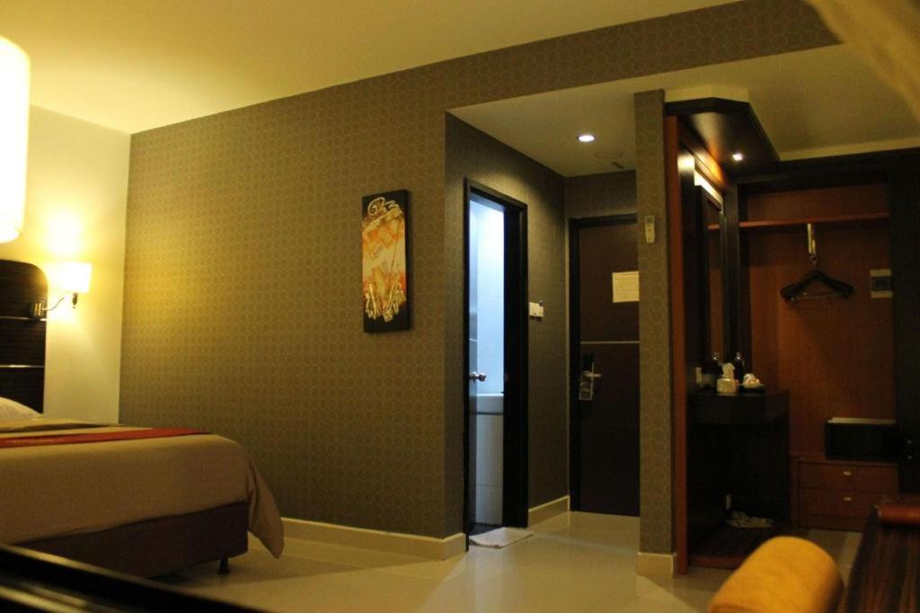Travello Hotel Manado Eksteriør billede