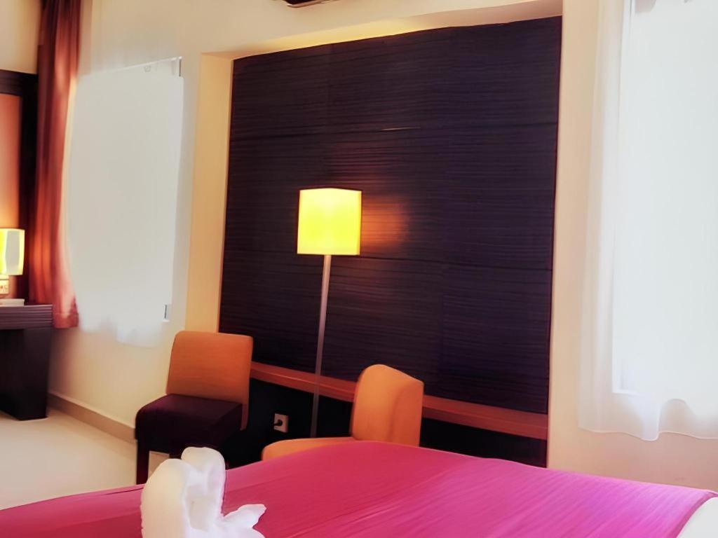 Travello Hotel Manado Eksteriør billede