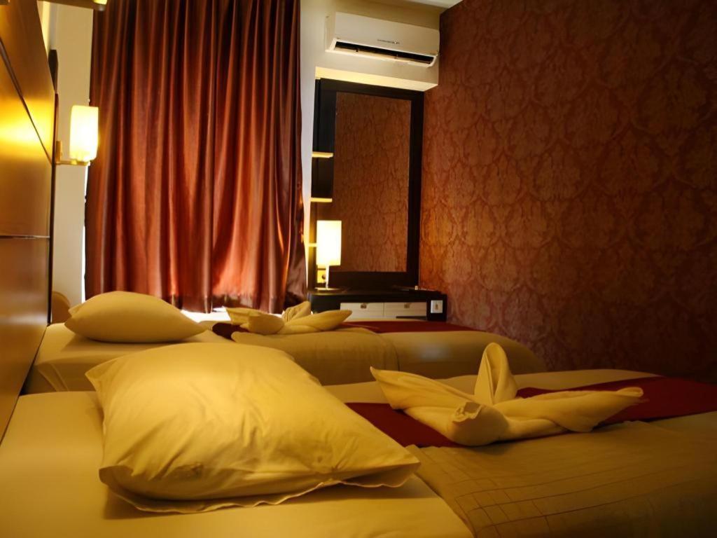 Travello Hotel Manado Eksteriør billede