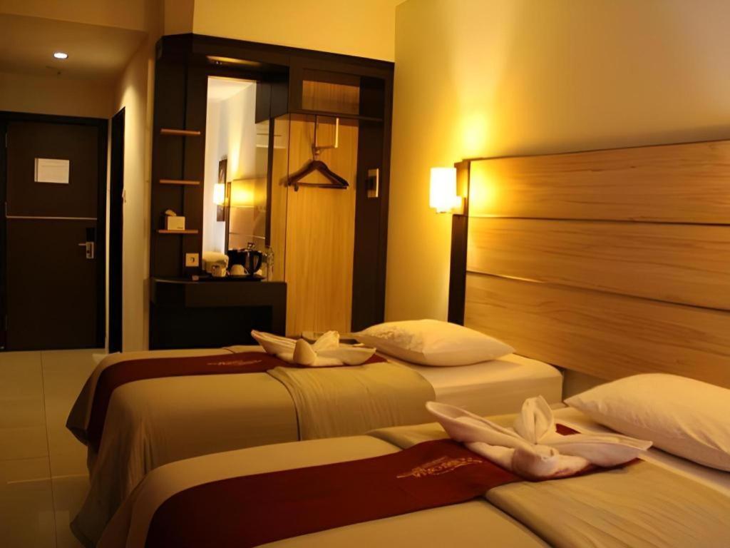 Travello Hotel Manado Eksteriør billede