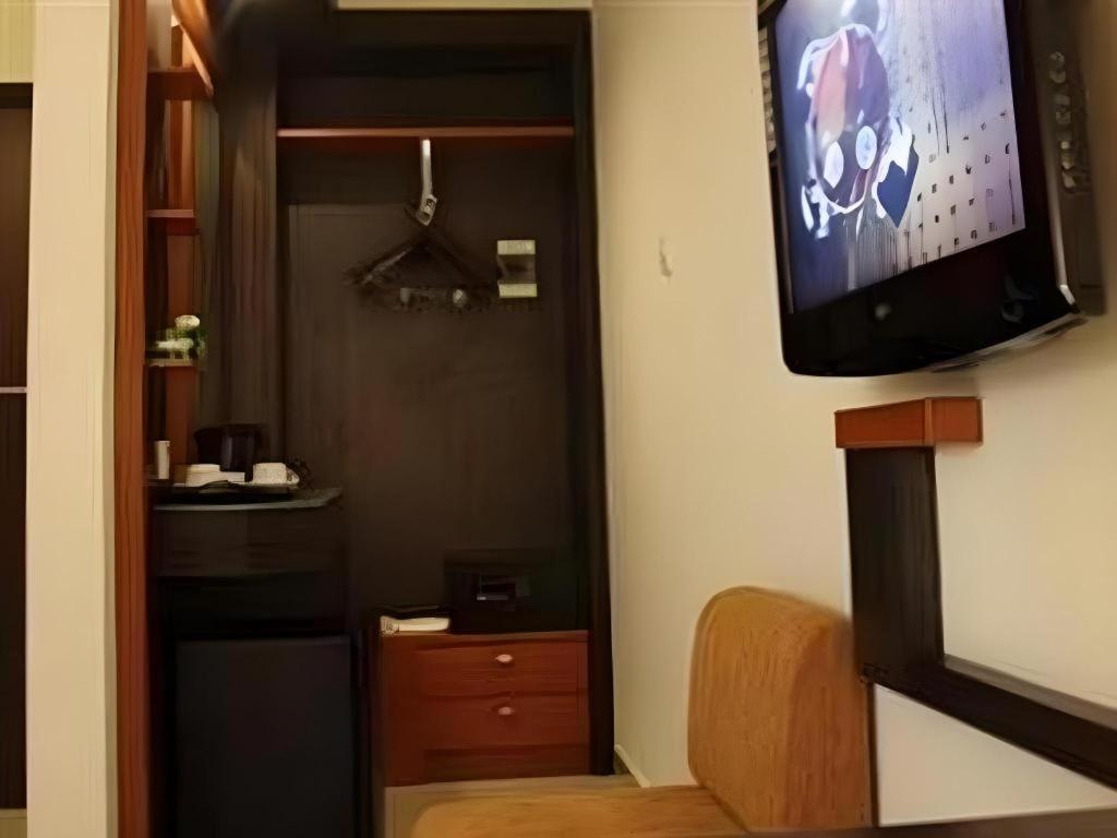 Travello Hotel Manado Eksteriør billede