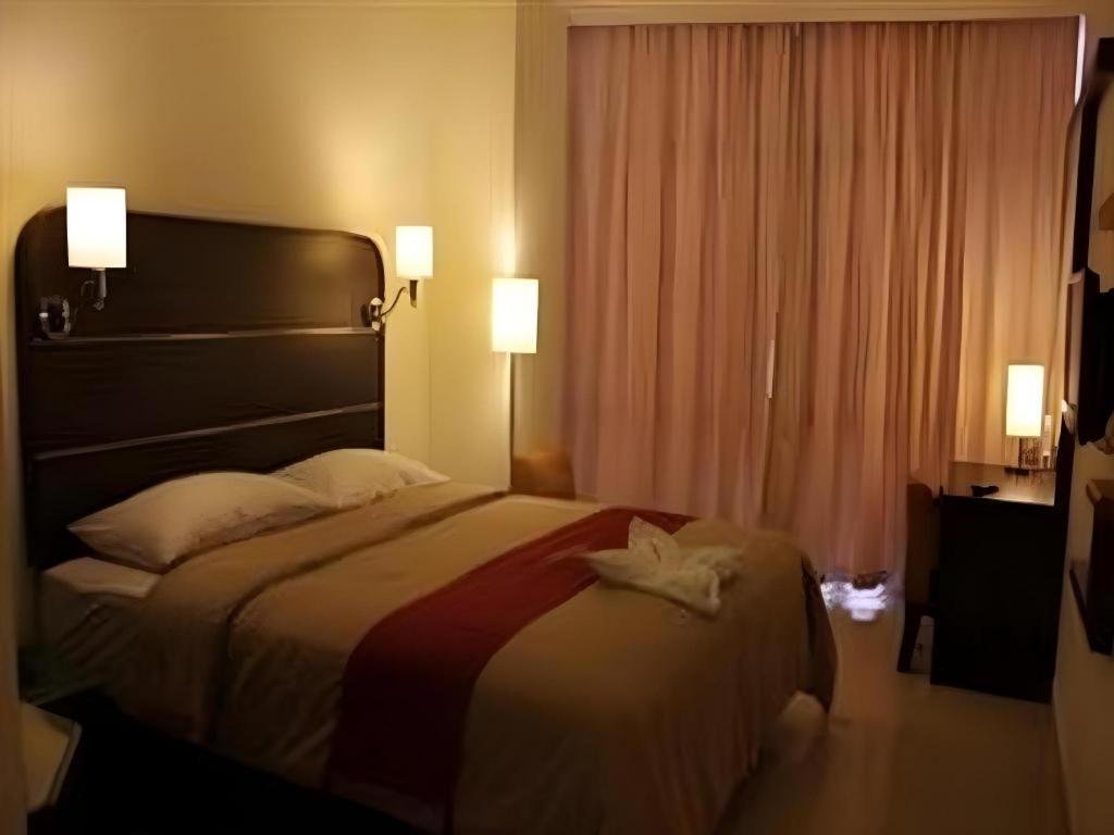 Travello Hotel Manado Eksteriør billede