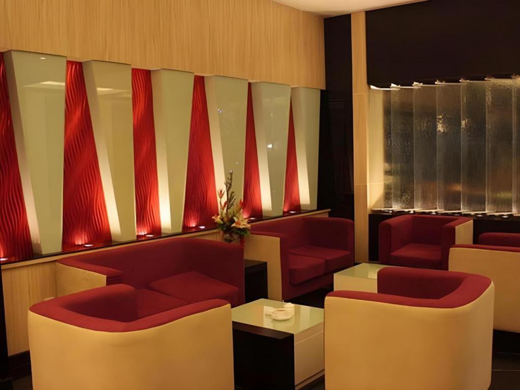 Travello Hotel Manado Eksteriør billede